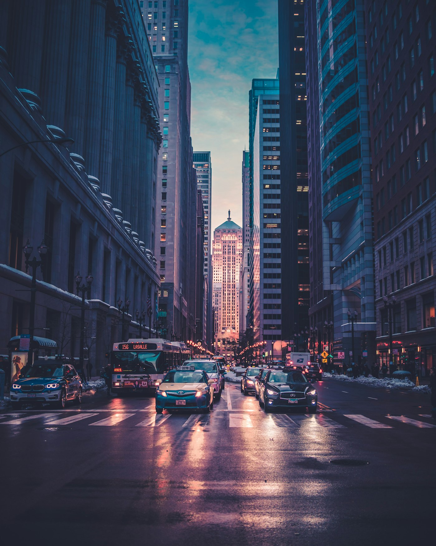 What to Invest in Right Now — Hong Kong Reader Guide