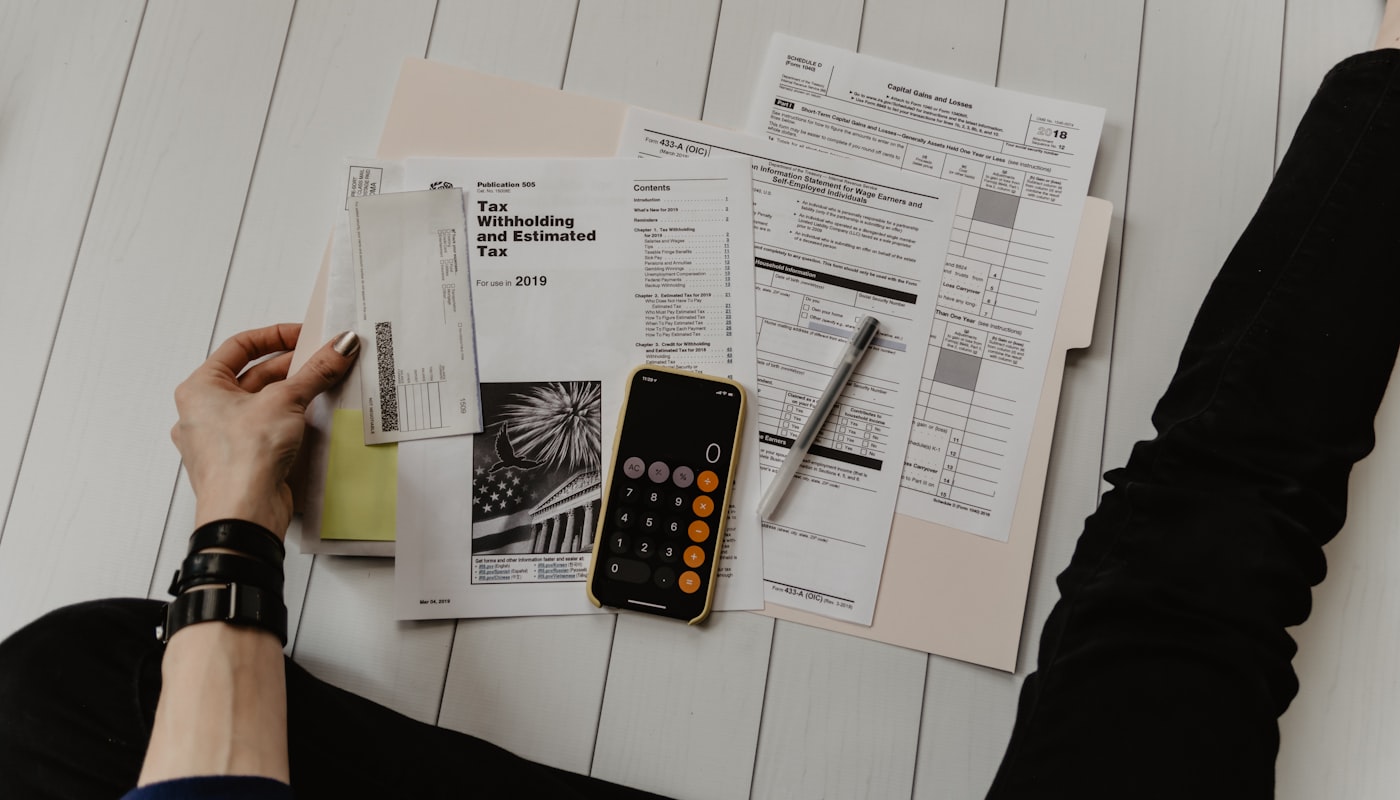 How to Calculate ROI on Investments (Worldwide Examples)